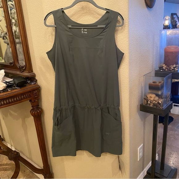 NWT~ARC’TERYX Women Olive Contenta Drawstring Waist Sleeveless Dress Size Large - Picture 1 of 9